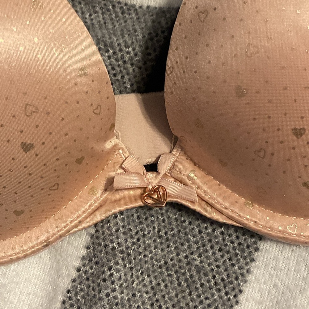 Pink Push-Up “Zinc Hearts” Bra from Victoria’s Secret - Picture 2 of 5